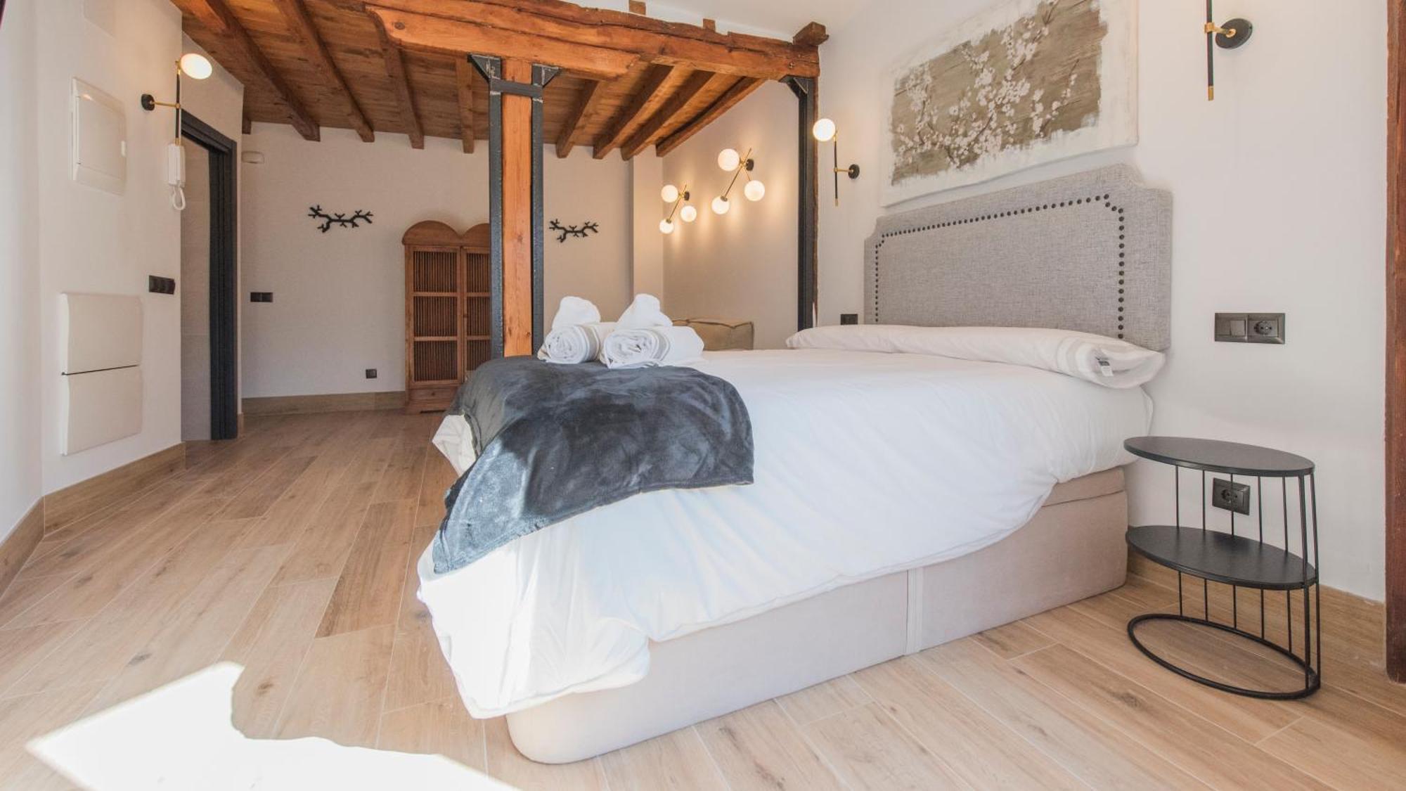 Apartamentos Boutique Pinocho Toledo Esterno foto
