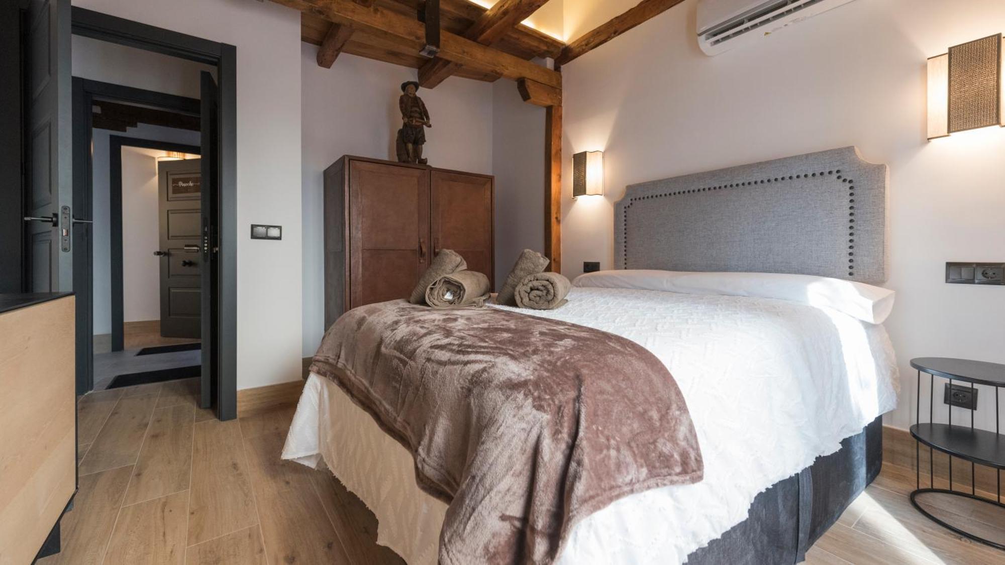 Apartamentos Boutique Pinocho Toledo Esterno foto